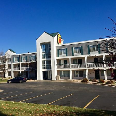 Super 8 By Wyndham Madison East Hotell Eksteriør bilde