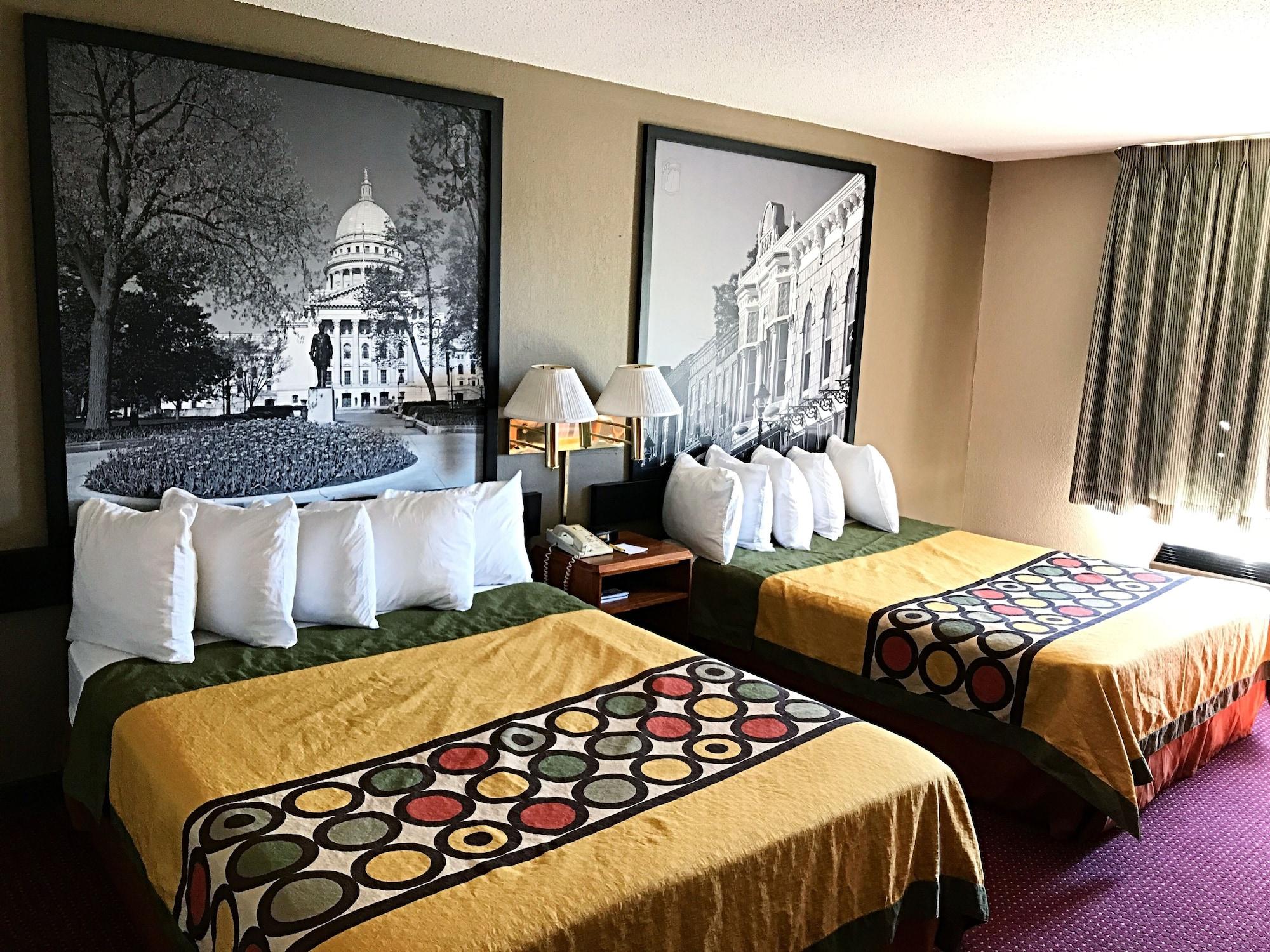 Super 8 By Wyndham Madison East Hotell Eksteriør bilde